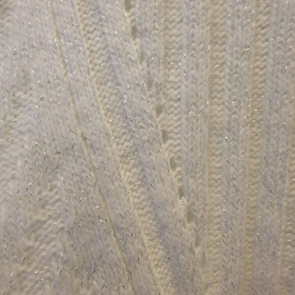 ❤️Knit Sweater Asymmetrical-Hem Sz L Womens Cream with Little Silver Sparkle New - Picture 9 of 9